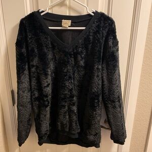EYELASH L sweater size large LG black sweatshirt top black faux fur NICE